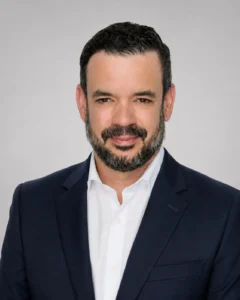 Imagen de Juan Julián León, Presidente & CEO de Phoenix & Flag.
